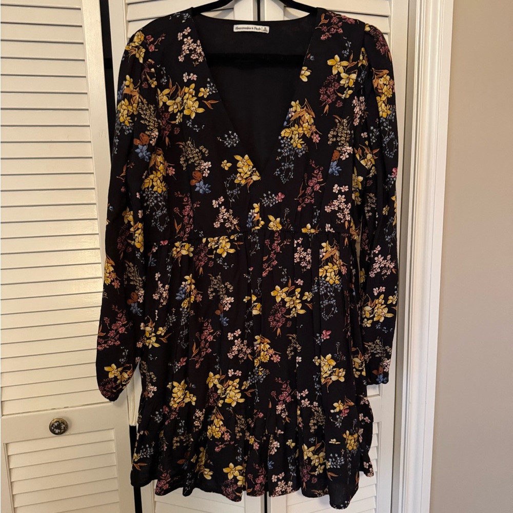 Abercrombie & Fitch Floral V-Neck Long Sleeve Dress